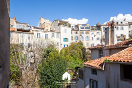 
                                                                                        Location
                                                                                         Tribord