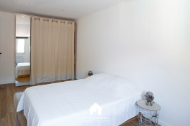 
                                                                                        Location
                                                                                         Tribord