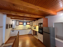 
                                                                                        Location
                                                                                         Triplex en open space