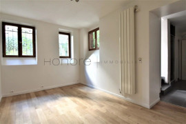 
                                                                                        Vente
                                                                                         TROCADERO / POMPE – MAISON DE VILLE ATYPIQUE