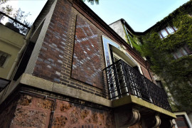 
                                                                                        Vente
                                                                                         TROCADERO / POMPE – MAISON DE VILLE ATYPIQUE