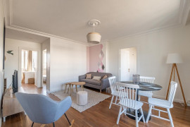 
                                                                                        Colocation
                                                                                         Trois chambres à louer dans cette grande colocation meublée avec loggia