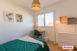 
                                                                                        Colocation
                                                                                         Trois chambres disponibles dans cette colocation meublée de 5 chambres en plein centre de saint-priest avec balcon