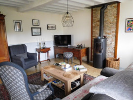 Vente
Trois maisons surplombant 3.000 m²