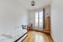 
                                                                                        Location
                                                                                         un bel appartement T3 de 40m2