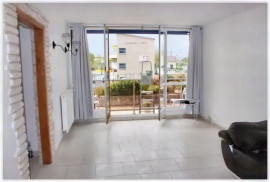 
                                                                                        Location
                                                                                         Un T2 refait à neuf dans une résidence calme