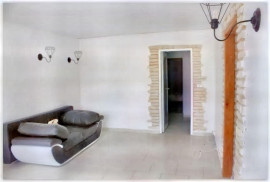 
                                                                                        Location
                                                                                         Un T2 refait à neuf dans une résidence calme