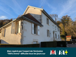 
                                                                                        Vente
                                                                                         Une ancienne cure vue sur la Saone où le charme opère dès le seuil…