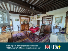 
                                                                                        Vente
                                                                                         Une ancienne cure vue sur la Saone où le charme opère dès le seuil…