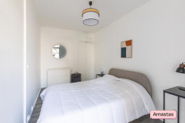 
                                                                                        Colocation
                                                                                         Une chambre à louer dans cette colocation rénovée et meublée avec balcon et parking