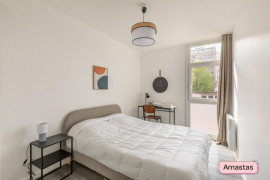 
                                                                                        Colocation
                                                                                         Une chambre à louer dans cette colocation rénovée et meublée avec balcon et parking