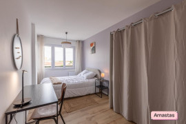 
                                                                                        Colocation
                                                                                         Une chambre à louer dans une colocation rénovée avec balcon meublé et équipé