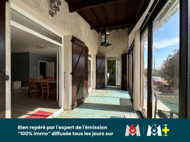 
                                                                                        Vente
                                                                                         Une maison à usage d'habitation avec terrain attenant