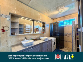 
                                                                                        Vente
                                                                                         Une maison à usage d'habitation avec terrain attenant