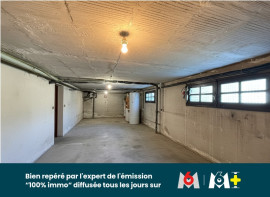 
                                                                                        Vente
                                                                                         Une maison à usage d'habitation avec terrain attenant