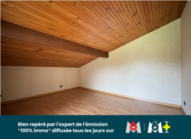 
                                                                                        Vente
                                                                                         Une maison à usage d'habitation avec terrain attenant