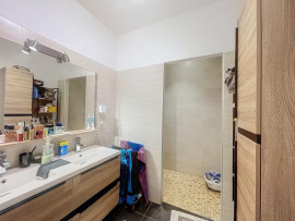 Vente
Uniquement chez nous ! Avignon Ceinture Verte - Maison F6 de plain-pied avec piscine sur parcelle de 1190m²