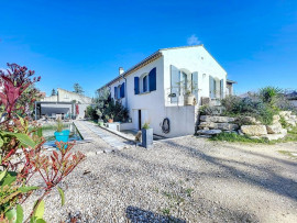 Vente
Uniquement chez nous ! Avignon Ceinture Verte - Maison F6 de plain-pied avec piscine sur parcelle de 1190m²