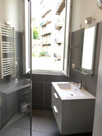 
                                                                                        Location
                                                                                         URBAN FLAT