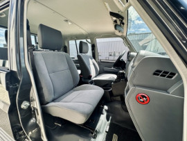 
                                                                                        Utilitaire
                                                                                         Utilitaire Pick-up - Toyota Grj79 DC LX DOUBLE CABINE V6 4.0L - 104970€