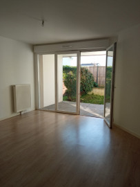 Location
Vacant / N° 005 / T2 / 40 m² / Villenave-d'Ornon / Nu