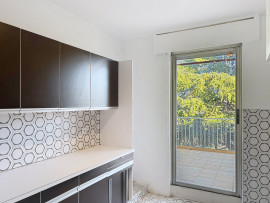 
                                                                                        Location
                                                                                         Vaste 4 Pièces lumineux 118 m²