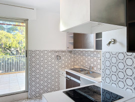 
                                                                                        Location
                                                                                         Vaste 4 Pièces lumineux 118 m²