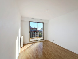 
                                                                                        Location
                                                                                         Vaste 4 Pièces lumineux 118 m²
