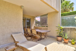 
                                                                                        Location
                                                                                         Vaste appartement 4 pièces