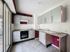 
                                                                                        Location
                                                                                         Vaste appartement 4 pièces