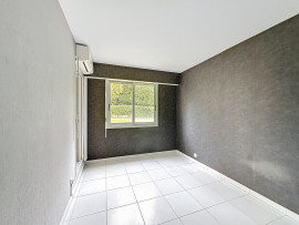 
                                                                                        Location
                                                                                         Vaste appartement 4 pièces