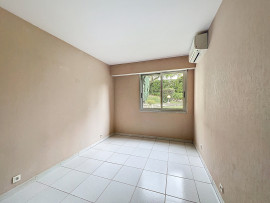 
                                                                                        Location
                                                                                         Vaste appartement 4 pièces