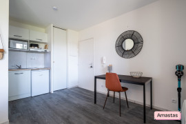 
                                                                                        Location
                                                                                         Vaste studio 29m² avec terrasse et pkg Pont des Demoiselles