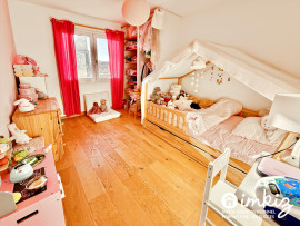 
                                                                                        Vente
                                                                                         Vaste T4 lumineux Rue des Tyrans