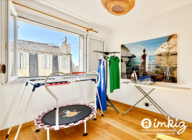 
                                                                                        Vente
                                                                                         Vaste T4 lumineux Rue des Tyrans