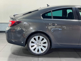 Voiture
                                                                                Vauxhall Insignia 2.0 CDTi ecoFLEX Elite Nav Hatchback 5dr Diesel Manual Euro 6 (s/s) (170 ps)