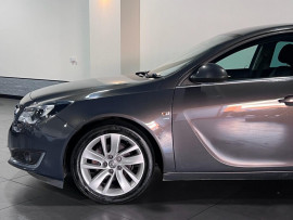 Voiture
                                                                                Vauxhall Insignia 2.0 CDTi ecoFLEX SRi Hatchback 5dr Diesel Manual Euro 5 (s/s) (140 ps)