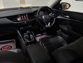 Voiture
                                                                                Vauxhall Insignia 2.0 Turbo D BlueInjection Elite Nav Grand Sport 5dr Diesel Manual Euro 6 (s/s) (170 ps)