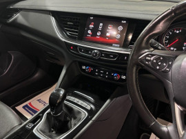 Voiture
                                                                                Vauxhall Insignia 2.0 Turbo D BlueInjection Elite Nav Grand Sport 5dr Diesel Manual Euro 6 (s/s) (170 ps)