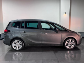 Voiture
                                                                                Vauxhall Zafira Tourer 2.0 CDTi SRi Nav MPV 5dr Diesel Manual Euro 6 (s/s) (170 ps)