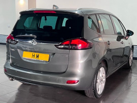 Voiture
                                                                                Vauxhall Zafira Tourer 2.0 CDTi SRi Nav MPV 5dr Diesel Manual Euro 6 (s/s) (170 ps)