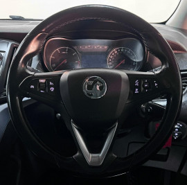 Voiture
                                                                                Vauxhall Zafira Tourer 2.0 CDTi SRi Nav MPV 5dr Diesel Manual Euro 6 (s/s) (170 ps)