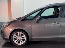 Voiture
                                                                                Vauxhall Zafira Tourer 2.0 CDTi SRi Nav MPV 5dr Diesel Manual Euro 6 (s/s) (170 ps)