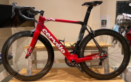 
                                                                                        Vélos
                                                                                         Vélo de route Cervelo S3.