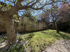 
                                                                                        Vente
                                                                                         VÉNISSIEUX – MAISON COUP DE CŒUR EN IMPASSE, AU CALME ABSOLU