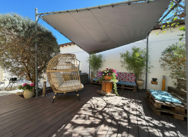 
                                                                                        Vente
                                                                                         VÉNISSIEUX – MAISON COUP DE CŒUR EN IMPASSE, AU CALME ABSOLU