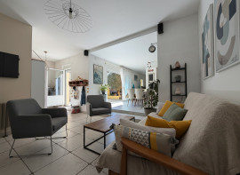 
                                                                                        Vente
                                                                                         VÉNISSIEUX – MAISON COUP DE CŒUR EN IMPASSE, AU CALME ABSOLU