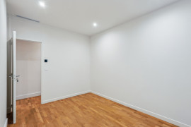 
                                                                                        Vente
                                                                                         Vente Bureaux Paris 75007