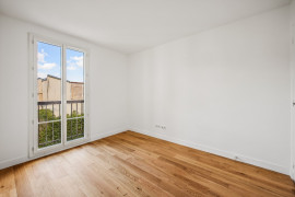 
                                                                                        Vente
                                                                                         VERSAILLES CHATEAU - 3 pièces refait à Neuf