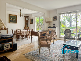 
                                                                                        Vente
                                                                                         VERSAILLES Glatigny - rez de jardin -3 ch- 87 m²